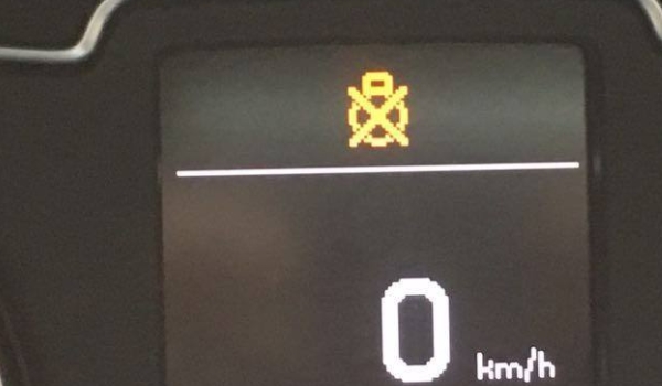 谈一谈:仪表盘发动机黄灯亮什么原因(车辆出现故障必须要维修吗) 第2张