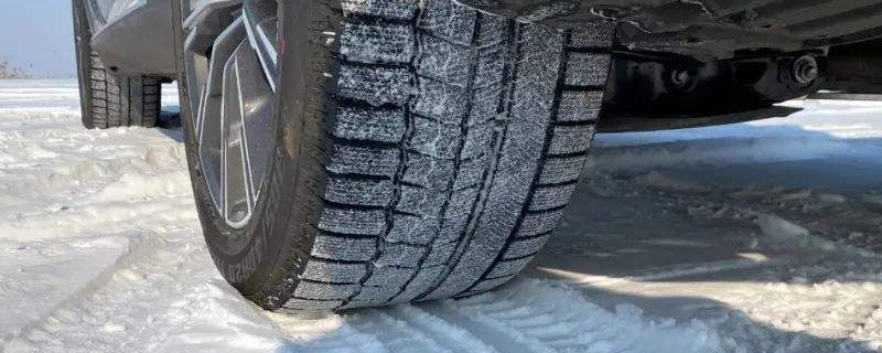 四驱车用换雪地胎吗(雪地轮胎更换的注意时间)