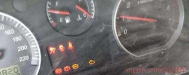 车上温度计灯亮红色(车辆的水温无法在正常值怎么办)