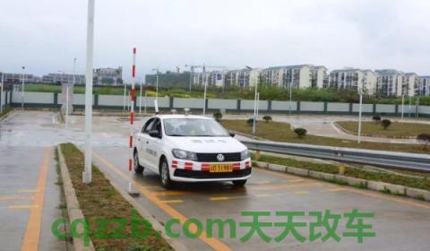 右倒库右边窄的原因(驾驶证考试科目二一共可以考几次) 第2张