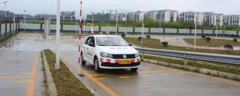 b2科目二都考哪些项目(机动车驾驶证科目二考试的注意事项)