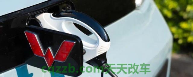 五菱mini可以用路边快充吗(五菱宏光MINIEV的生产厂商是哪里)  第1张