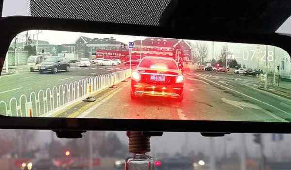 停车后行车记录仪还能录像吗(行车记录仪的作用)  第3张