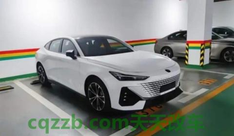 解惑:长安uni-v是电车还是油车(长安uni-v的车身尺寸数据是什么) 第2张