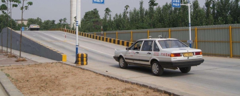 科目二必须八点前到吗(机动车驾驶证科目二当天可以考几次)