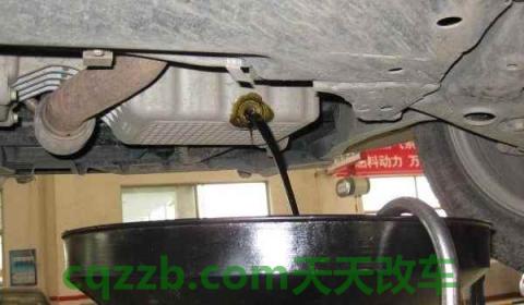 新车多久换一次机油(首保超时了怎么办)  第2张