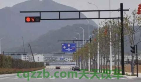 没有红绿灯的路口有违章拍照吗(通过红绿灯路口需要注意什么)  第3张