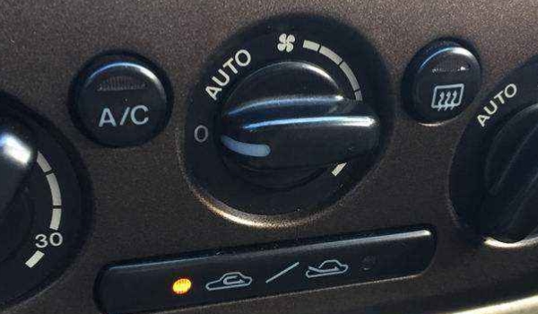 聊一聊：发动机过热空调关闭(车辆空调的使用如何操作)  第3张