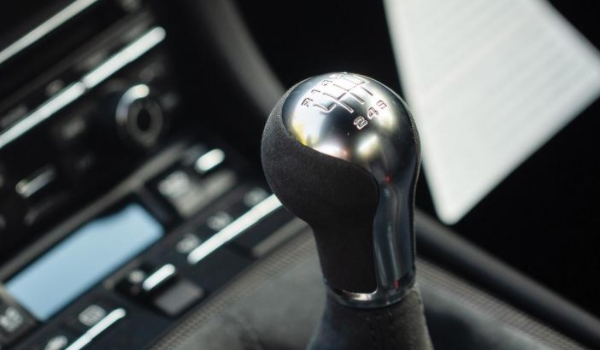 汽车挂不上档怎么回事(手动挡好操作还是自动挡好操作)  第3张