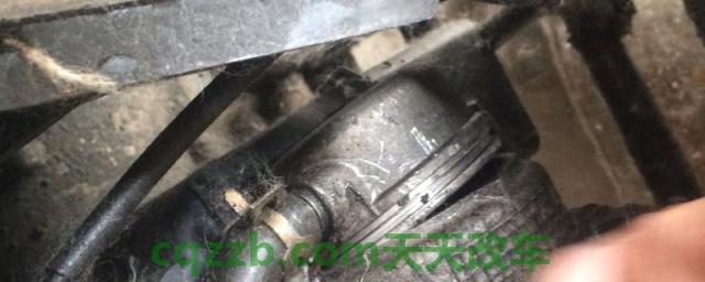 探讨一下：机油传感器坏了对车有什么影响(车辆机油多久更换一次)