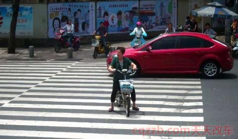 左转弯闯红灯被拍几率(机动车闯红灯的处罚规定) 第3张