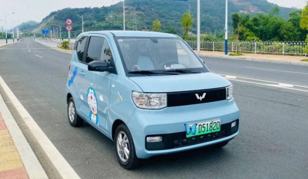 揭秘一下：五菱mini能上高速吗(五菱miniEV的车身尺寸数据是什么)  第3张