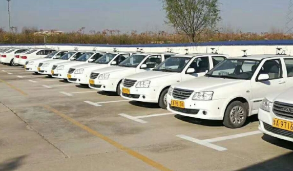 学车中途可以转驾校吗(驾校报名需要有什么证件)  第3张