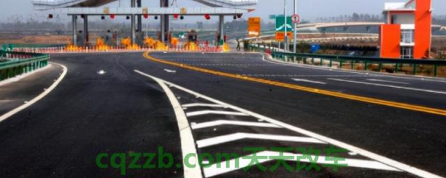 高速压匝道线扣几分(高速公路违章违法行为如何处理)