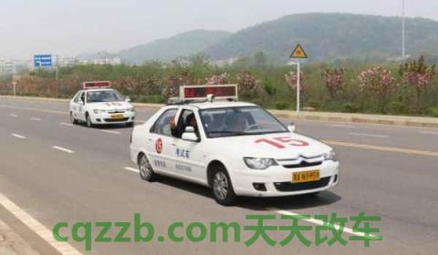 科目三可以用余光看档位吗(科目三考试有几次考试机会)  第2张