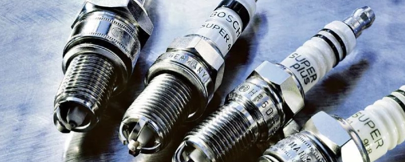 火花塞多久换一次合适(车辆火花塞需要全更换吗)