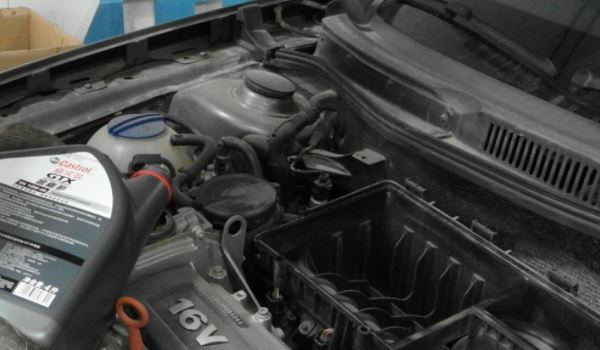 车长期不开多久发动一次(车辆保养要参考什么)  第3张