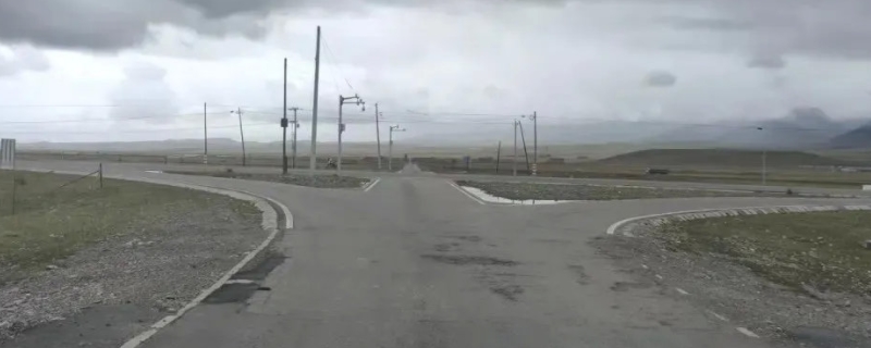 坡路会车时哪方先行(车辆违章违法行为如何处理)