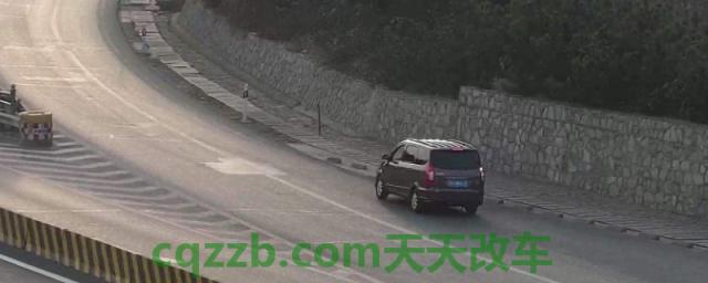 揭露一下：高速分叉口倒车被拍几率大吗(高速公路行驶需要注意什么)