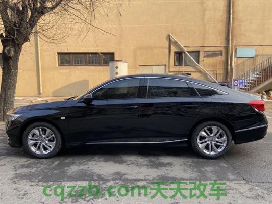 了解：十代雅阁2020款黑色照片 十几万的车首付多少月供一千多