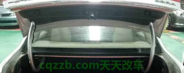 宝来后备箱打开往下掉(宝来车辆尺寸)