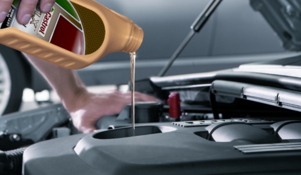 机油灯闪几下就消失了(车辆更换机油可以去哪里)  第3张