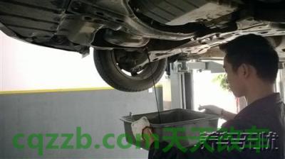 汽车疑问：奔驰glk300油泵保险丝在什么位置？ 奔驰glk300用什么机油好(奔驰glc用什么机油最好)