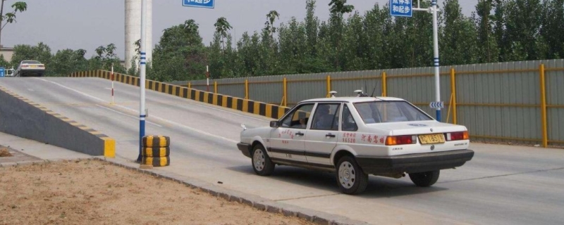 科目二预约突然没有了(小型车机动车驾驶证科目二有哪些项目)