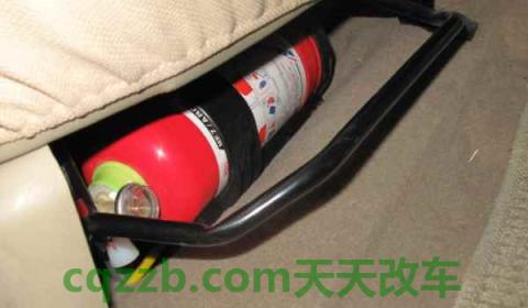 车载灭火器几年换一次(车用灭火器放在哪里)  第2张