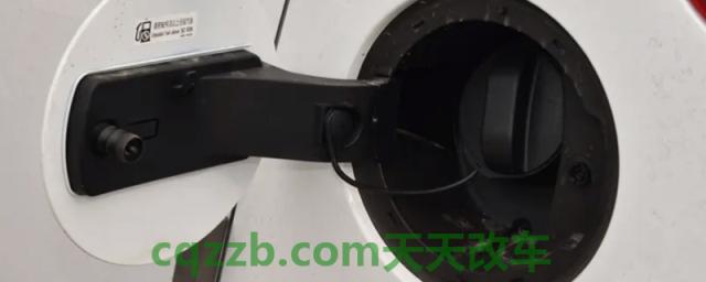 普及：吉利帝豪gs油箱多少升(吉利帝豪gs油箱出现了磕碰没泄露可以使用吗)