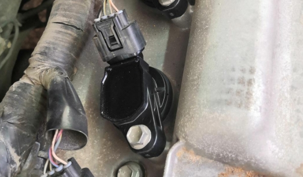 分析：点火线圈多久换一次(点火线圈有几种类型)  第2张