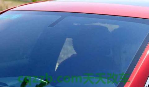 刚贴完膜下雨了怎么办(机动车辆玻璃贴膜需要办理备案手续吗)  第2张