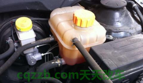 天气太冷汽车水温上不来(车辆的防冻液多久更换一次)  第3张