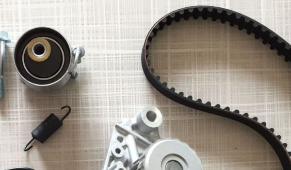 详谈一下:换正时皮带必须换三件套吗(正时皮带多久更换一次) 第3张