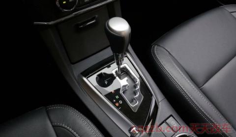 自动挡先按拉手刹还是挂P(自动挡可以用手动挡模式吗)  第3张