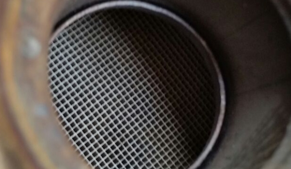 三元催化被偷能不能报保险(三元催化器的作用)  第2张