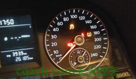 福特仪表盘i亮黄灯(车辆没有故障仪表盘等会亮吗)  第3张