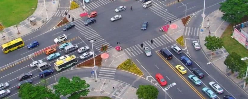 右转让左转弯还是左转弯让右转弯(违章违法行为怎么处理)