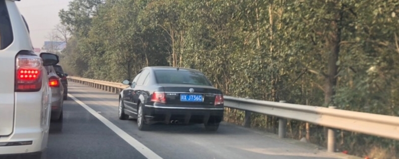 分析一下：高速走应急车道扣12分吗(什么情况下可以占用应急车道)