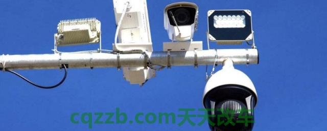 年检过期吗电子眼会抓拍吗(车辆年检标志的颜色区分)