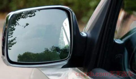 正常后视镜倒车看不见线(后视镜调整方法)  第2张