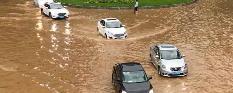 车过积水路段只要没熄火就没事吧(车辆过水路段需要注意什么)