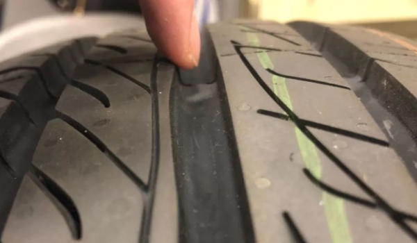 轮胎多久或者多少公里换一次(轮胎上能安装什么安全配置)  第2张