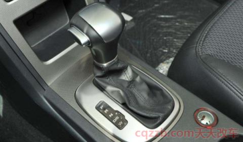 自动档停车时先挂P档再拉手刹还是先拉手刹再挂P档(自动挡车辆档位介绍) 第2张