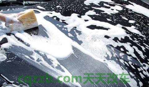 洗车水蜡对车漆的危害(洗车水蜡每隔多长时间使用一次)  第3张