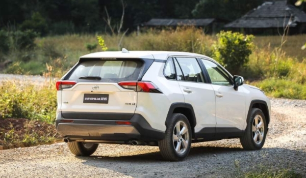 荣放油箱多少升(RAV4荣放的车身尺寸数据是什么)  第3张
