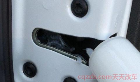 车门子冻了一宿关不上(车门冻上之后吹干会影响使用吗) 第2张