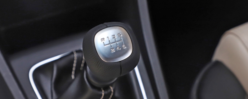 多少速度挂2档3档4档5档(手动挡车辆换挡方便吗)