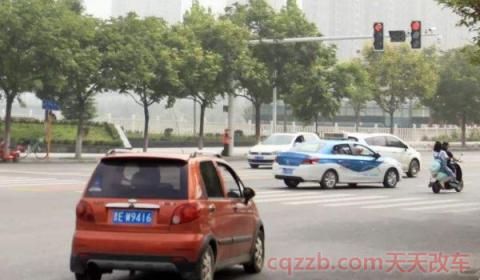 直行红灯可以掉头吗(十字路口如何掉头) 第3张