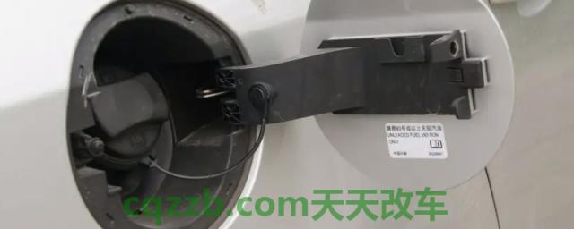 探究一下：别克英朗油箱多少升(别克英朗油箱需要定期更换吗)